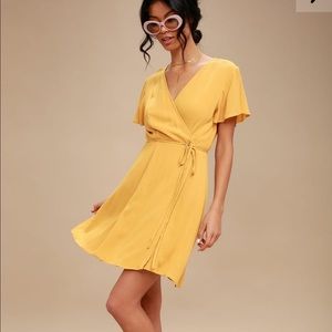 ❌SOLD❌ NWT Lulu’s Wrap Dress